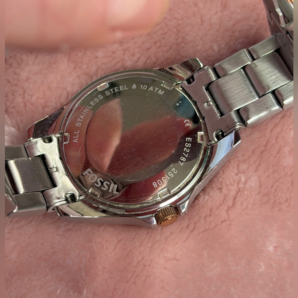 FOSSIL - Riley Women’s Watch in Rose Gold & Silver - Picture 5 of 6
